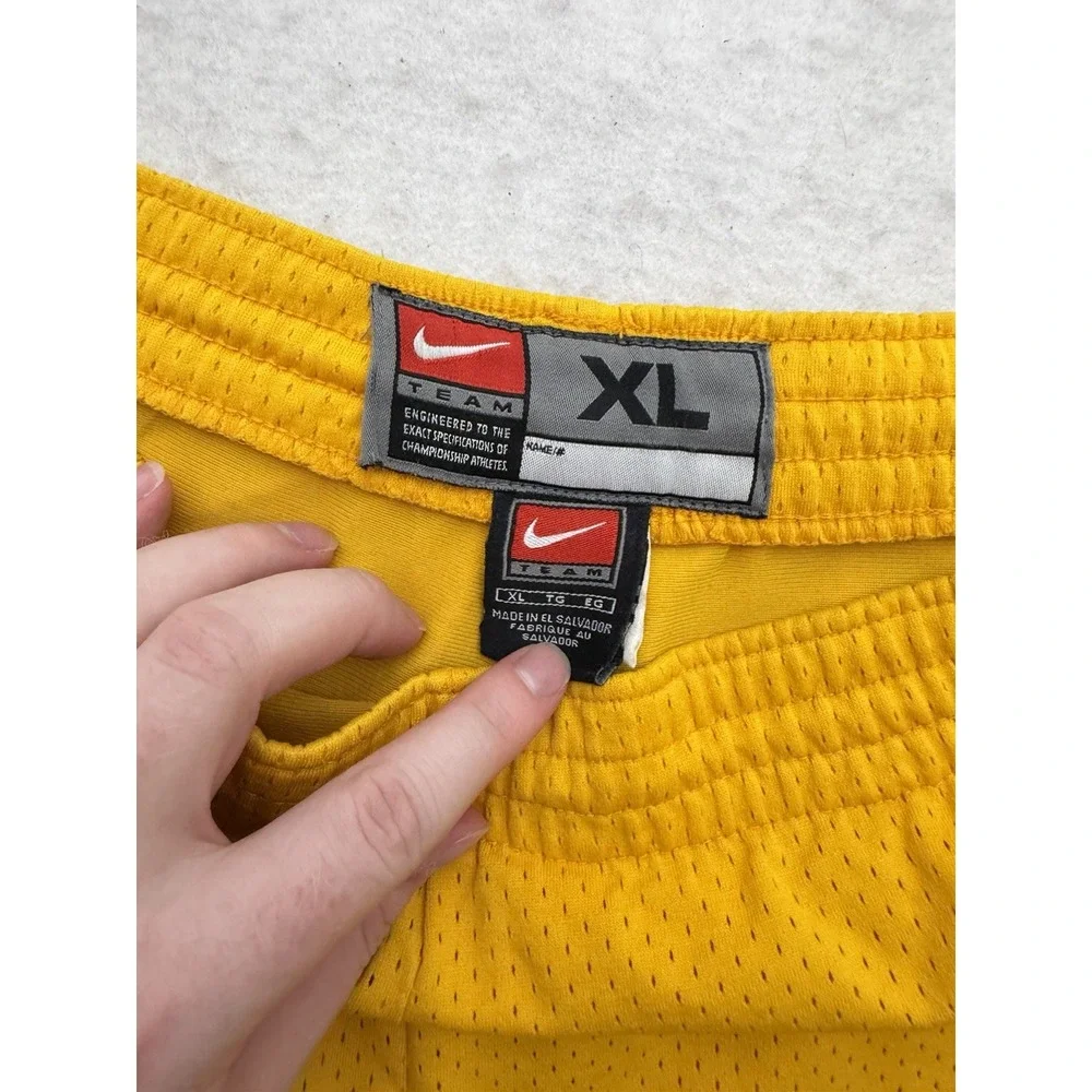 VTG Nike Los Angeles Lakers Game Issued Shorts Basketball Shorts Mens XL RARE